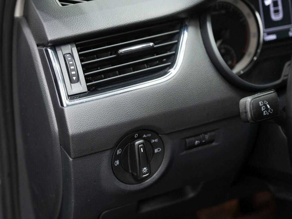 Шкода Октавия б/у, 2016, Роботизированная. Фото: #20