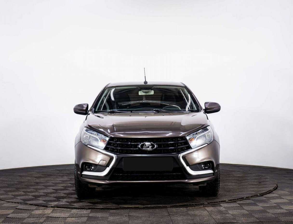 Лада (ВАЗ) Веста б/у, 2018, Механическая. Фото: #1