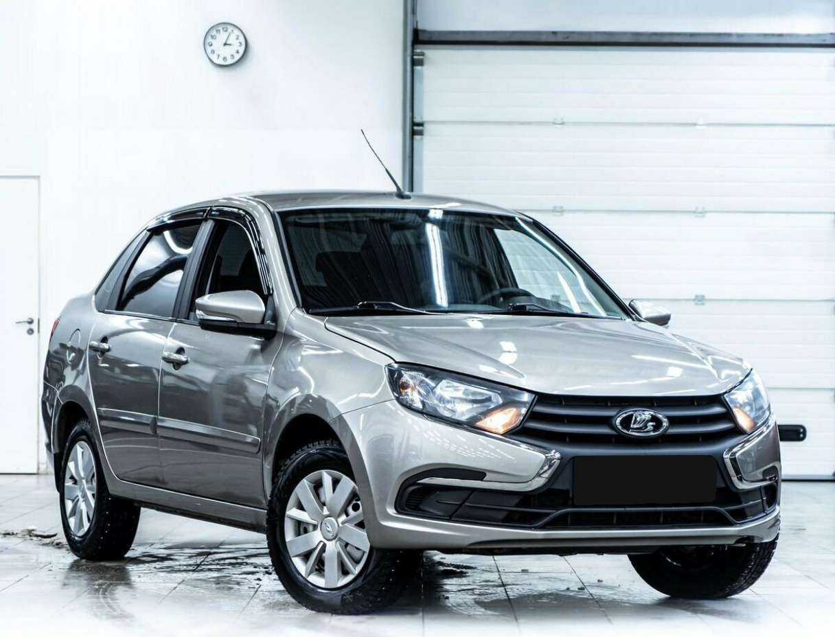 Лада (ВАЗ) Гранта б/у, 2021, Механическая. Фото: #1