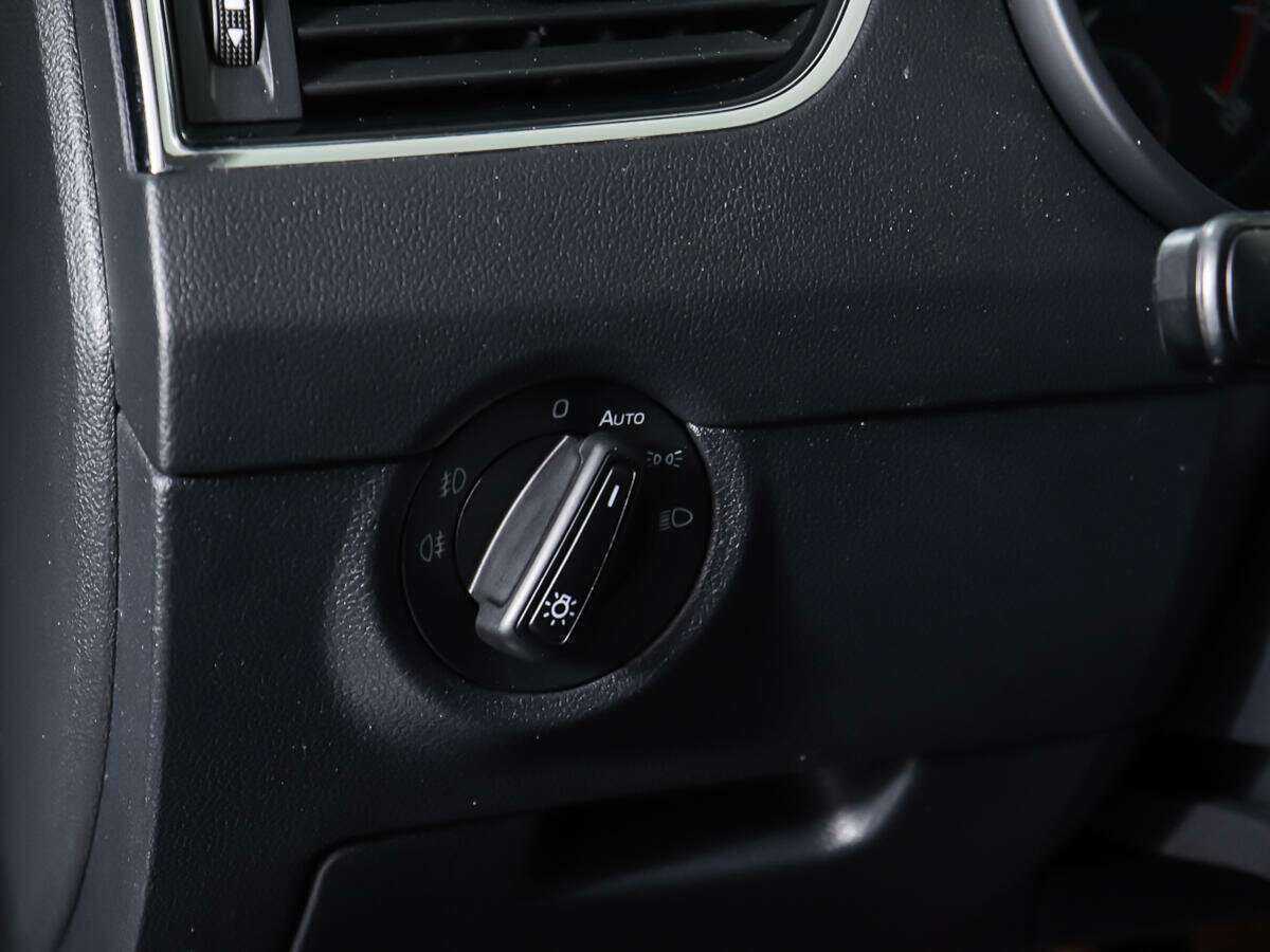 Шкода Октавия б/у, 2018, Роботизированная. Фото: #16