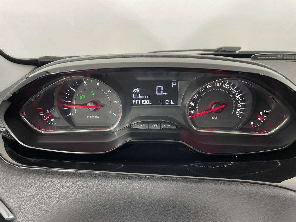 Пежо 208 б/у, 2014, Автоматическая. Фото: #10