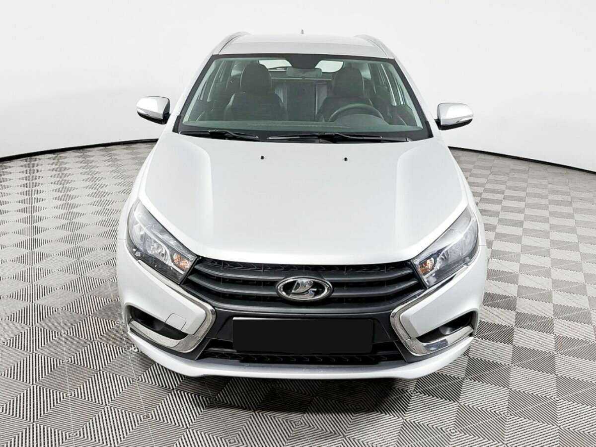 Лада (ВАЗ) Веста б/у, 2019, Механическая. Фото: #1