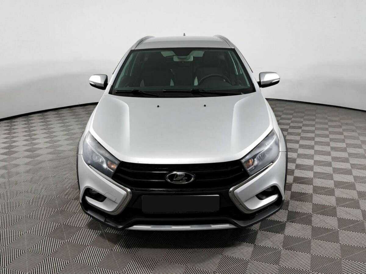 Лада (ВАЗ) Веста б/у, 2018, Механическая. Фото: #1