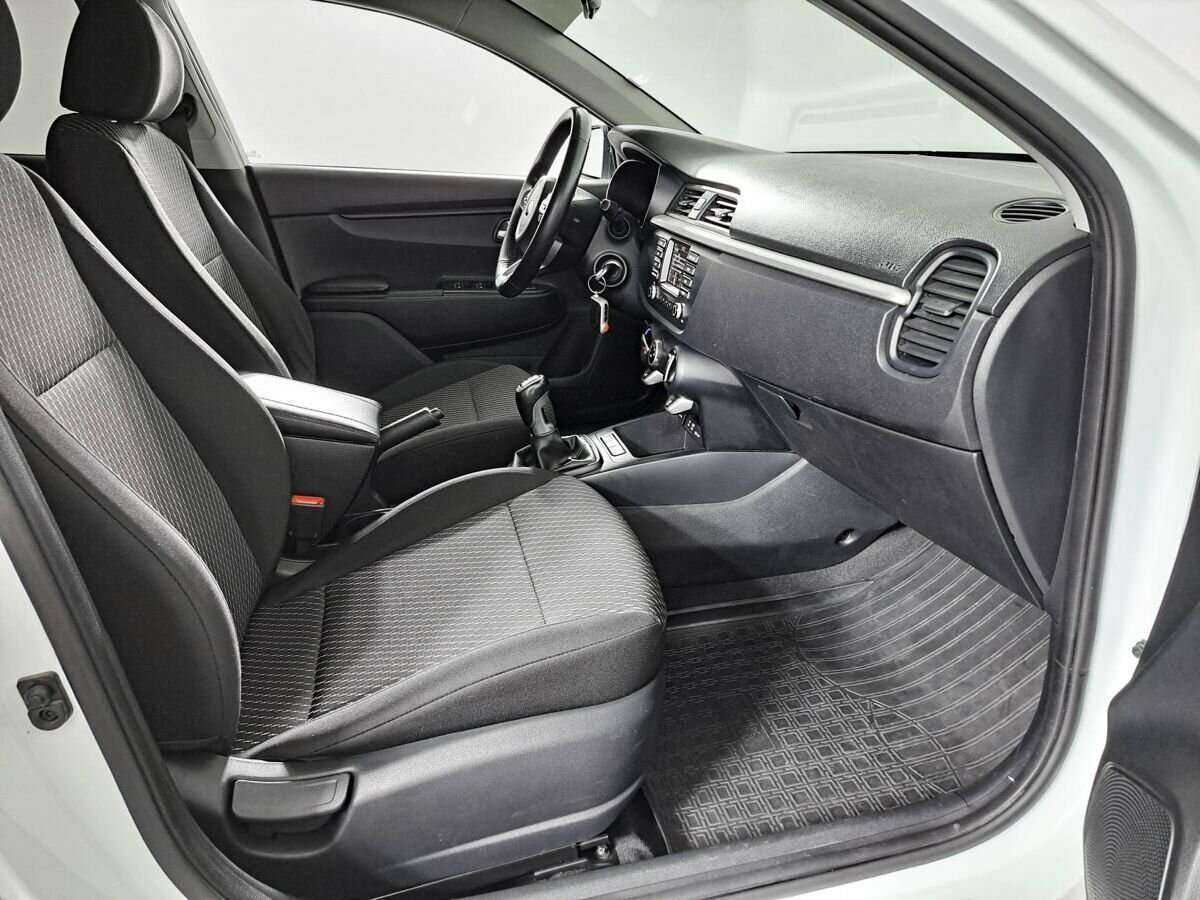 Киа Рио б/у, 2018, Механическая. Фото: #8