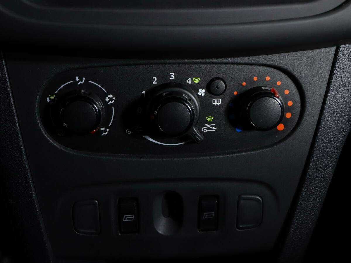 Рено Логан б/у, 2020, Механическая. Фото: #16