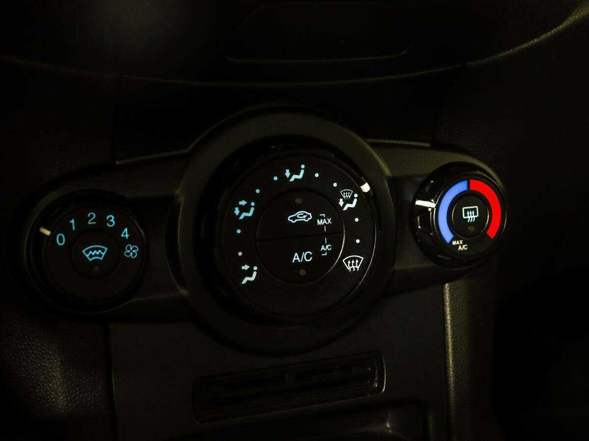 Форд Фиеста б/у, 2017, Роботизированная. Фото: #16