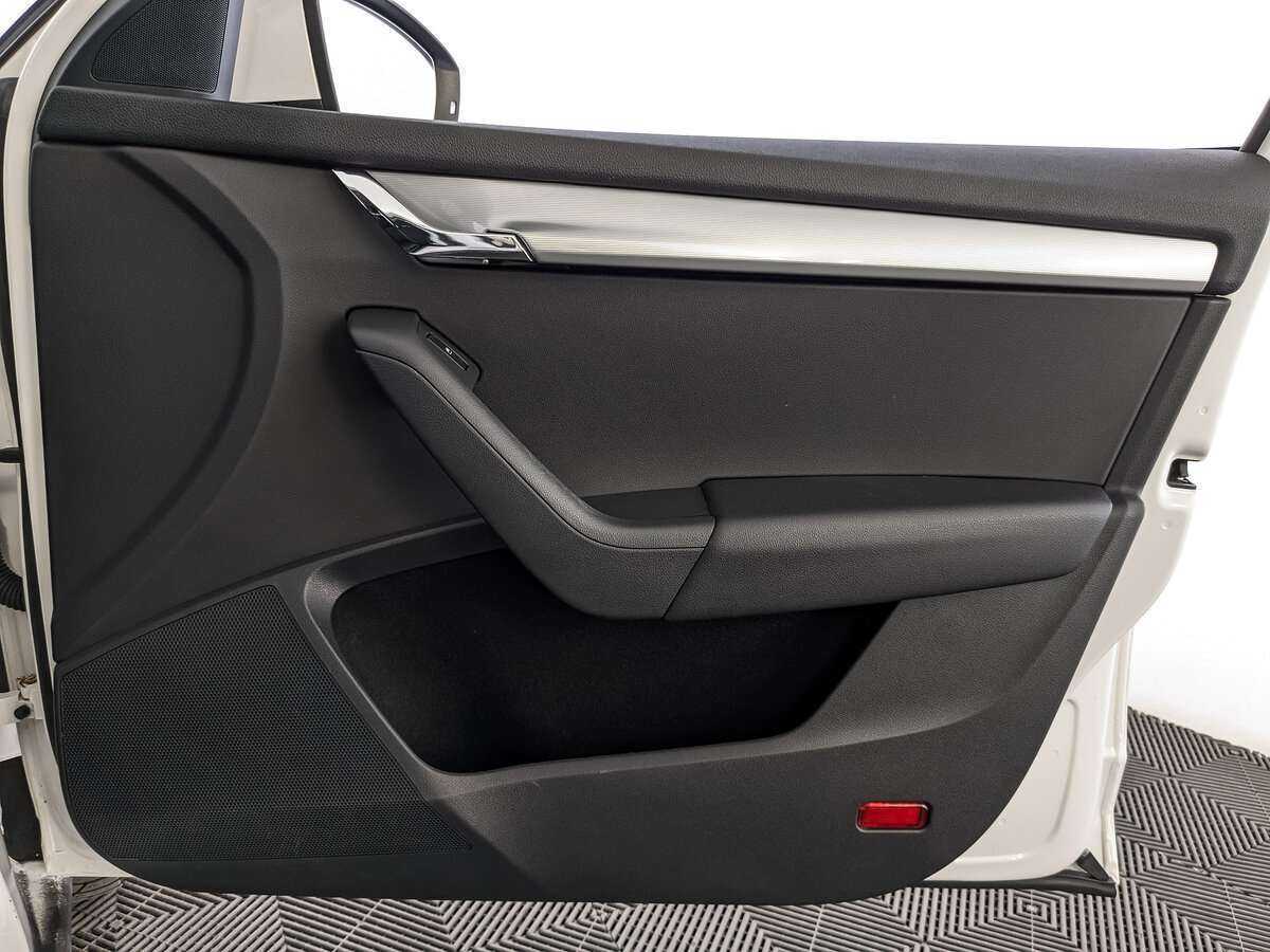 Шкода Октавия б/у, 2014, Роботизированная. Фото: #23