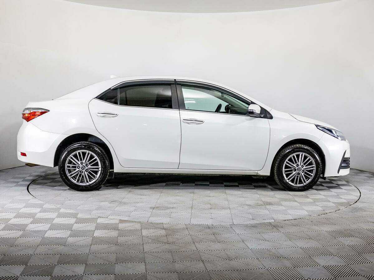 Тойота Королла б/у, 2018, Вариатор. Фото: #3