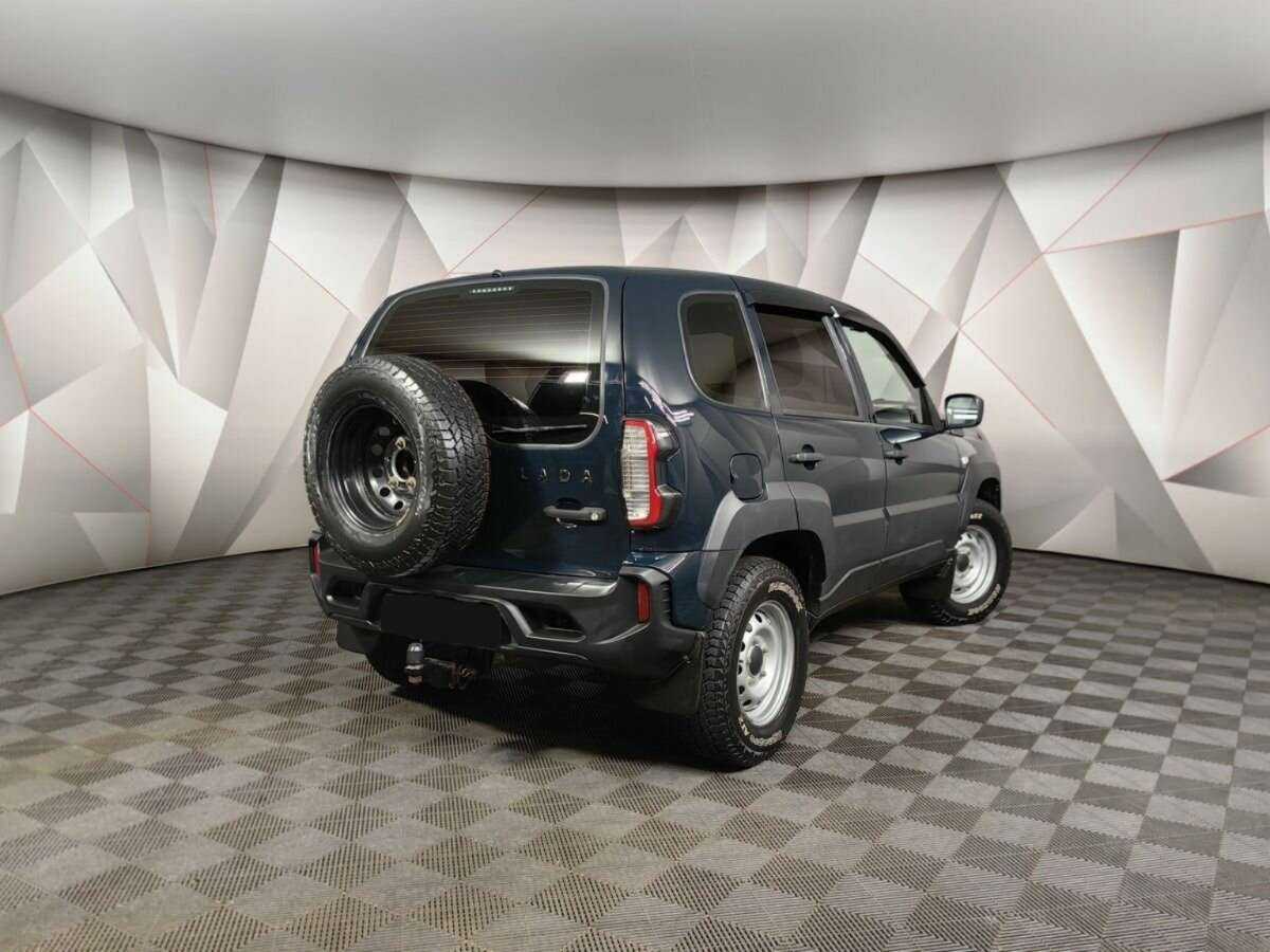 Лада (ВАЗ) Нива б/у, 2022, Механическая. Фото: #1