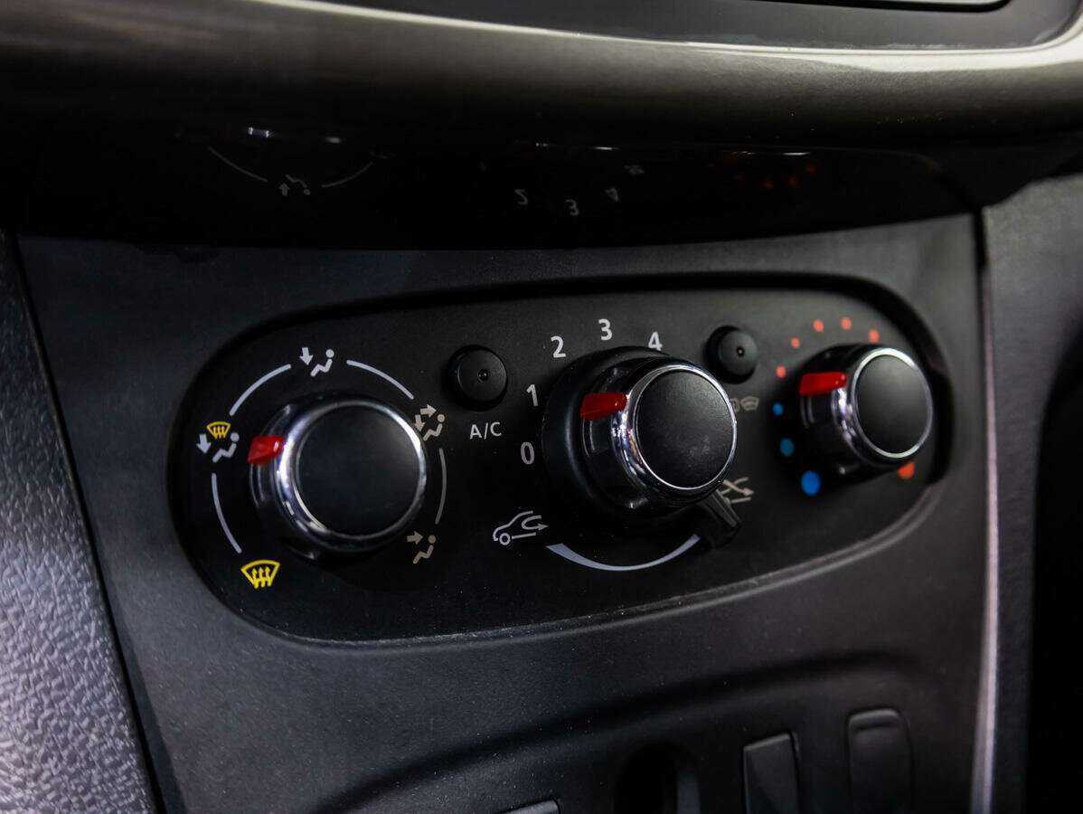 Рено Логан б/у, 2019, Механическая. Фото: #12