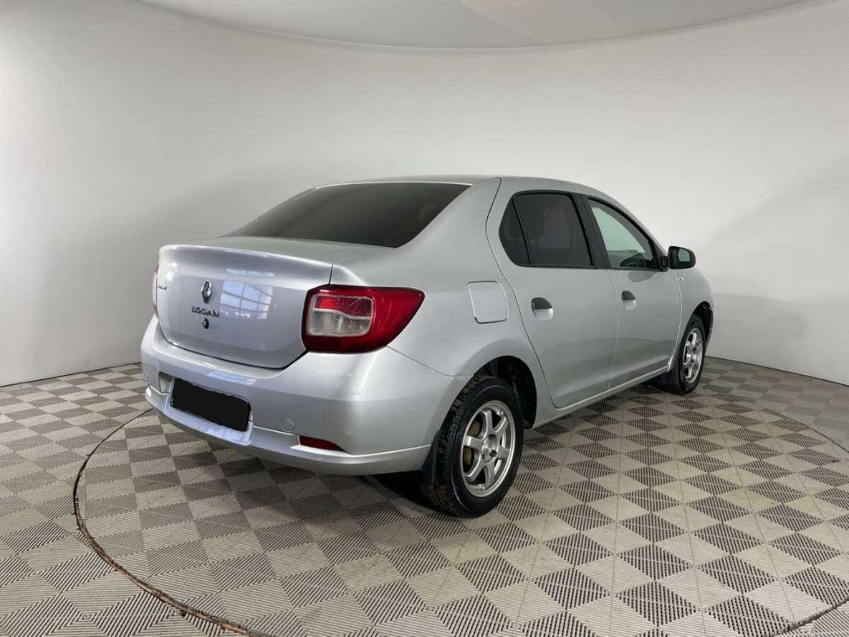 Рено Логан б/у, 2015, Автоматическая. Фото: #3