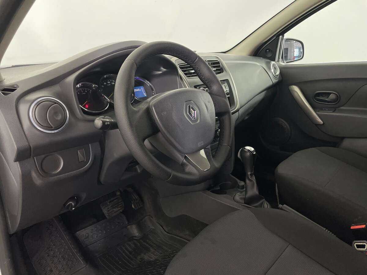 Рено Логан б/у, 2015, Автоматическая. Фото: #6