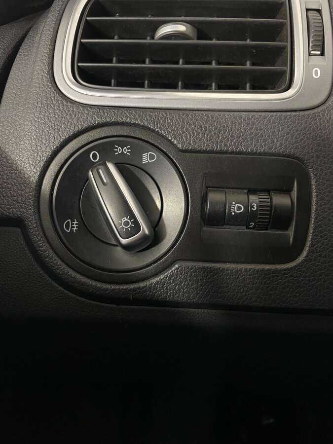 Фольксваген Поло б/у, 2016, Автоматическая. Фото: #16