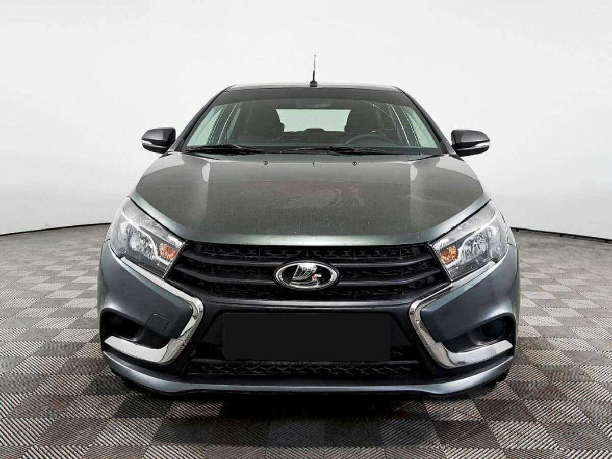 Лада (ВАЗ) Веста б/у, 2017, Механическая. Фото: #1