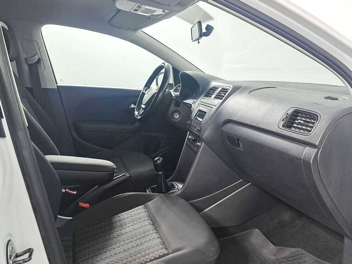 Фольксваген Поло б/у, 2016, Механическая. Фото: #8