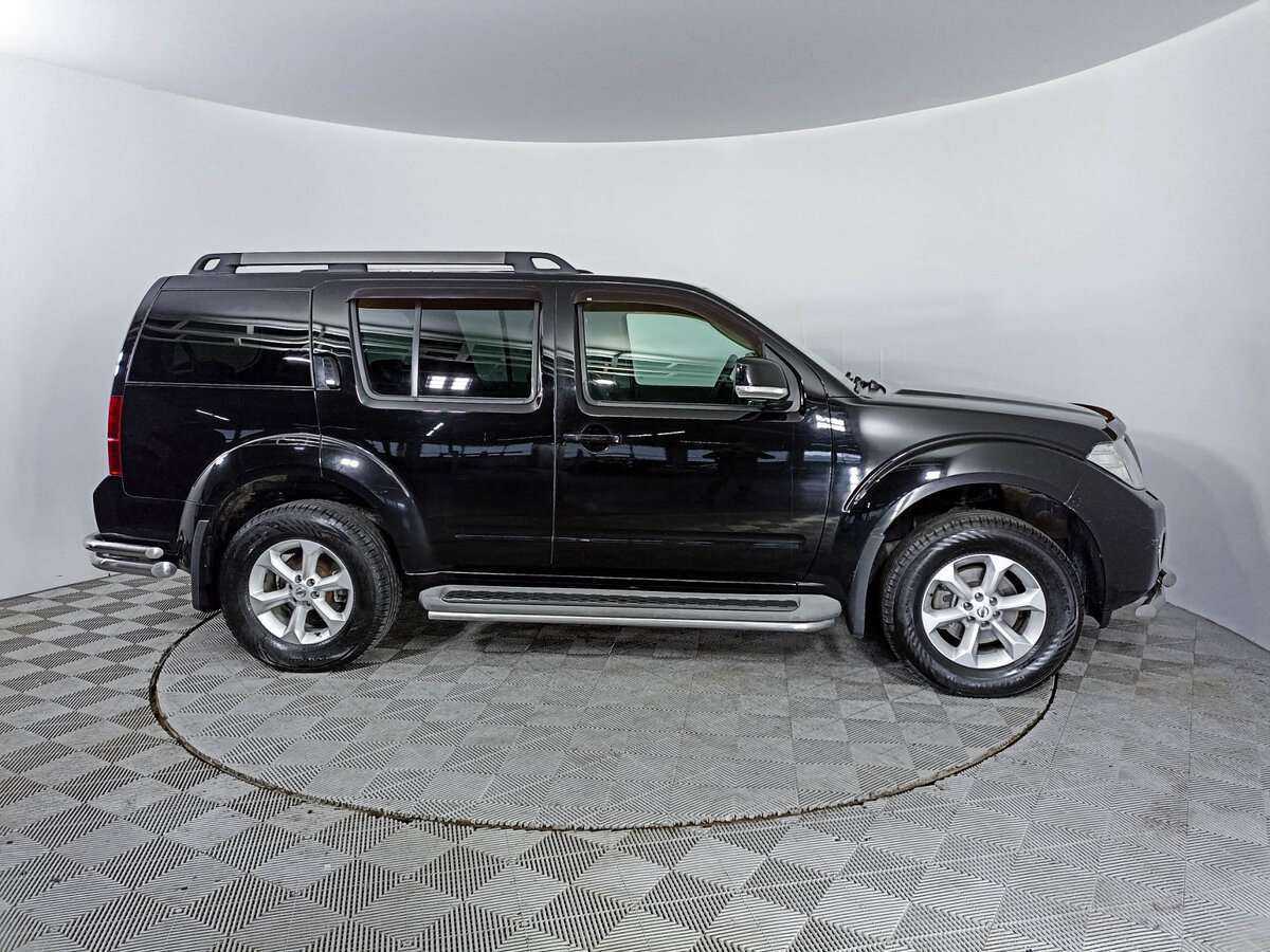 Ниссан Патфайндер б/у, 2014, Автоматическая. Фото: #2