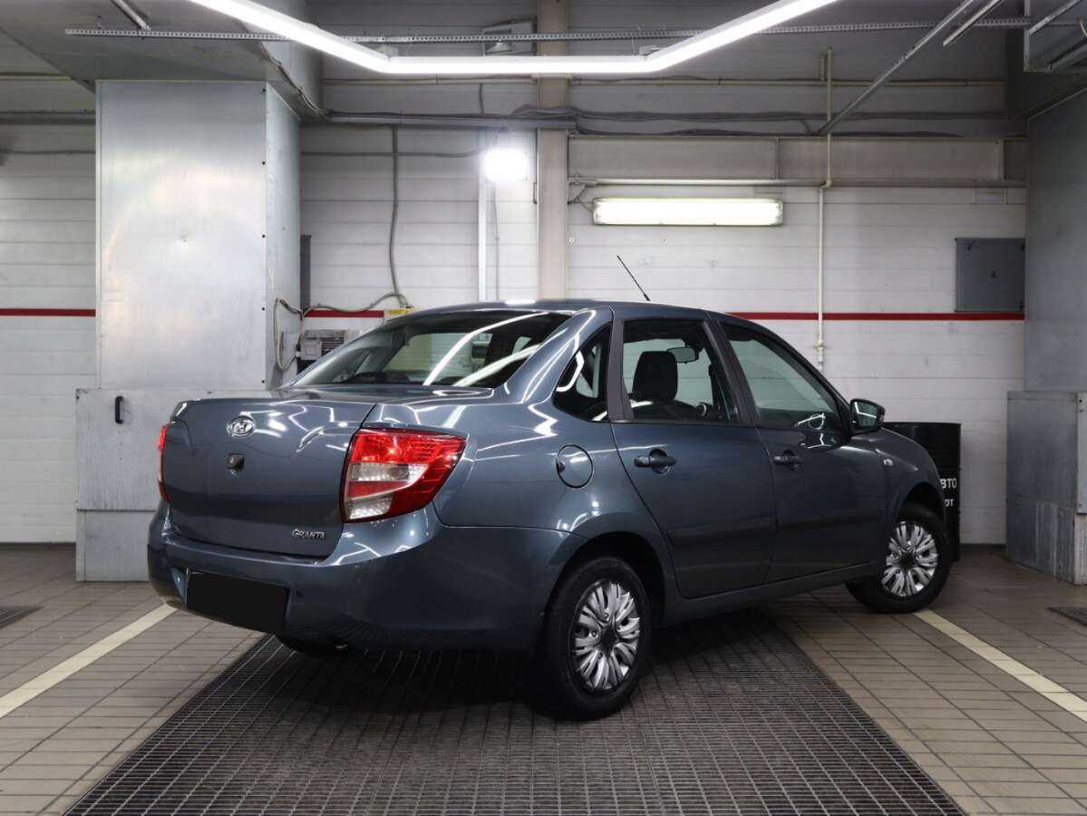 Лада (ВАЗ) Гранта б/у, 2015, Механическая. Фото: #1