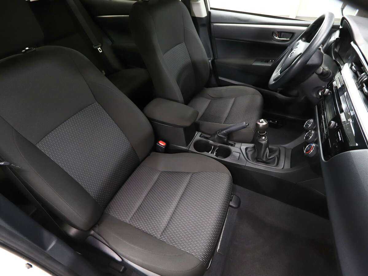 Тойота Королла б/у, 2014, Механическая. Фото: #11