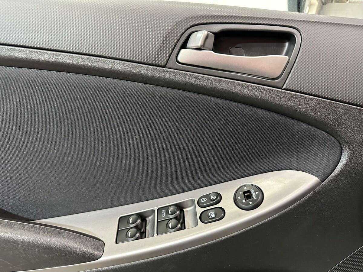 Хендай Солярис б/у, 2015, Автоматическая. Фото: #13