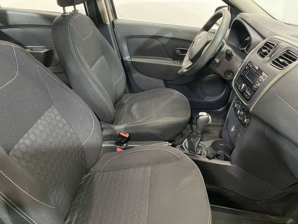 Рено Логан б/у, 2016, Автоматическая. Фото: #9