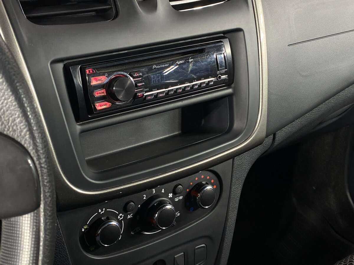 Рено Сандеро б/у, 2015, Роботизированная. Фото: #13