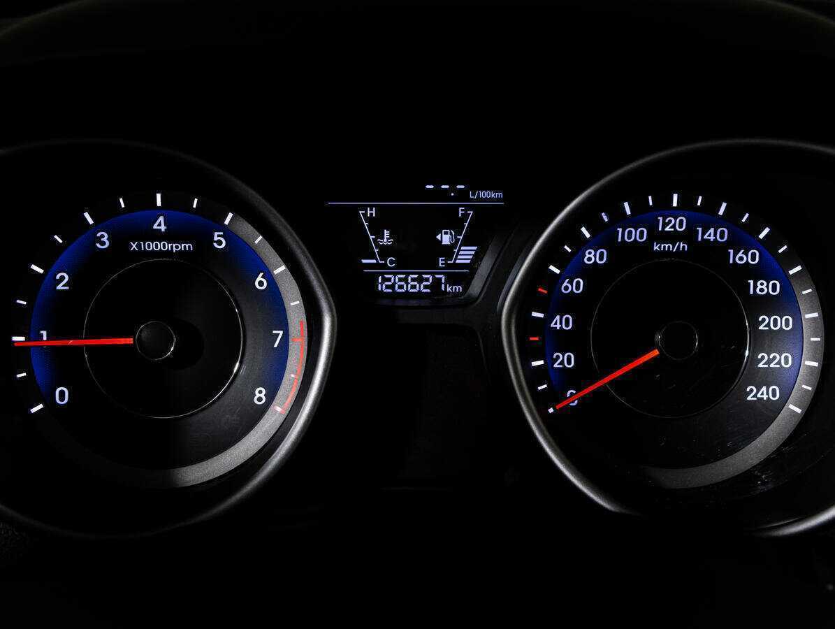 Хендай Елантра б/у, 2015, Механическая. Фото: #15