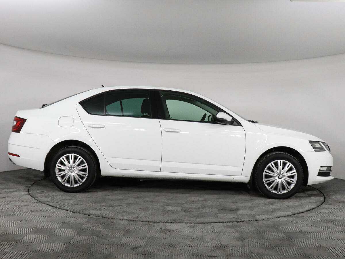 Шкода Октавия б/у, 2018, Роботизированная. Фото: #3