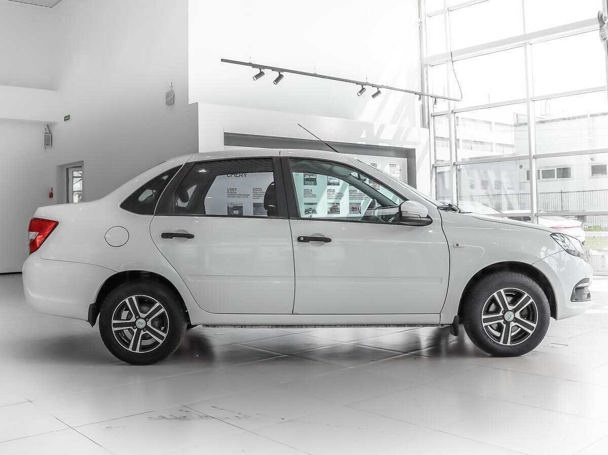 Лада (ВАЗ) Гранта б/у, 2019, Механическая. Фото: #3