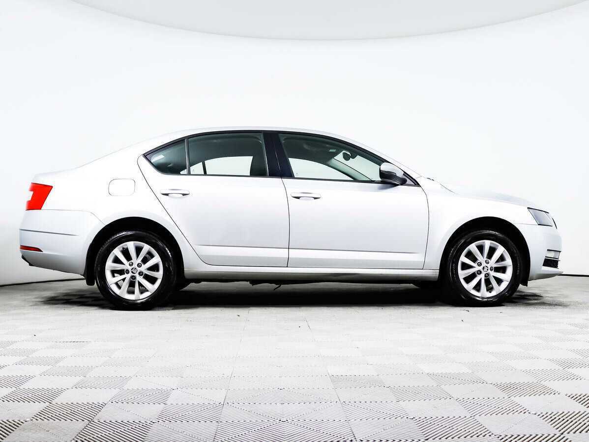 Шкода Октавия б/у, 2018, Роботизированная. Фото: #3