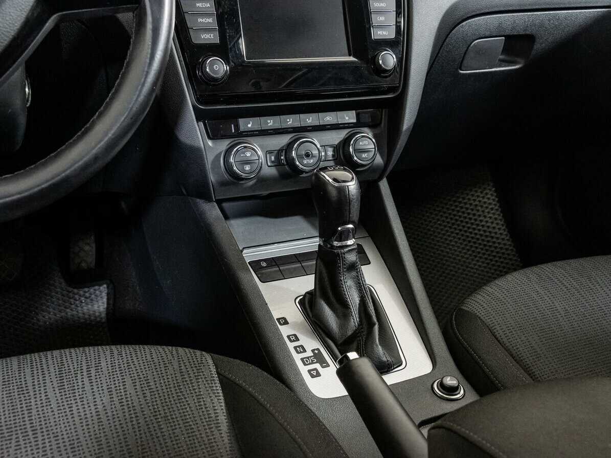 Шкода Октавия б/у, 2014, Роботизированная. Фото: #7