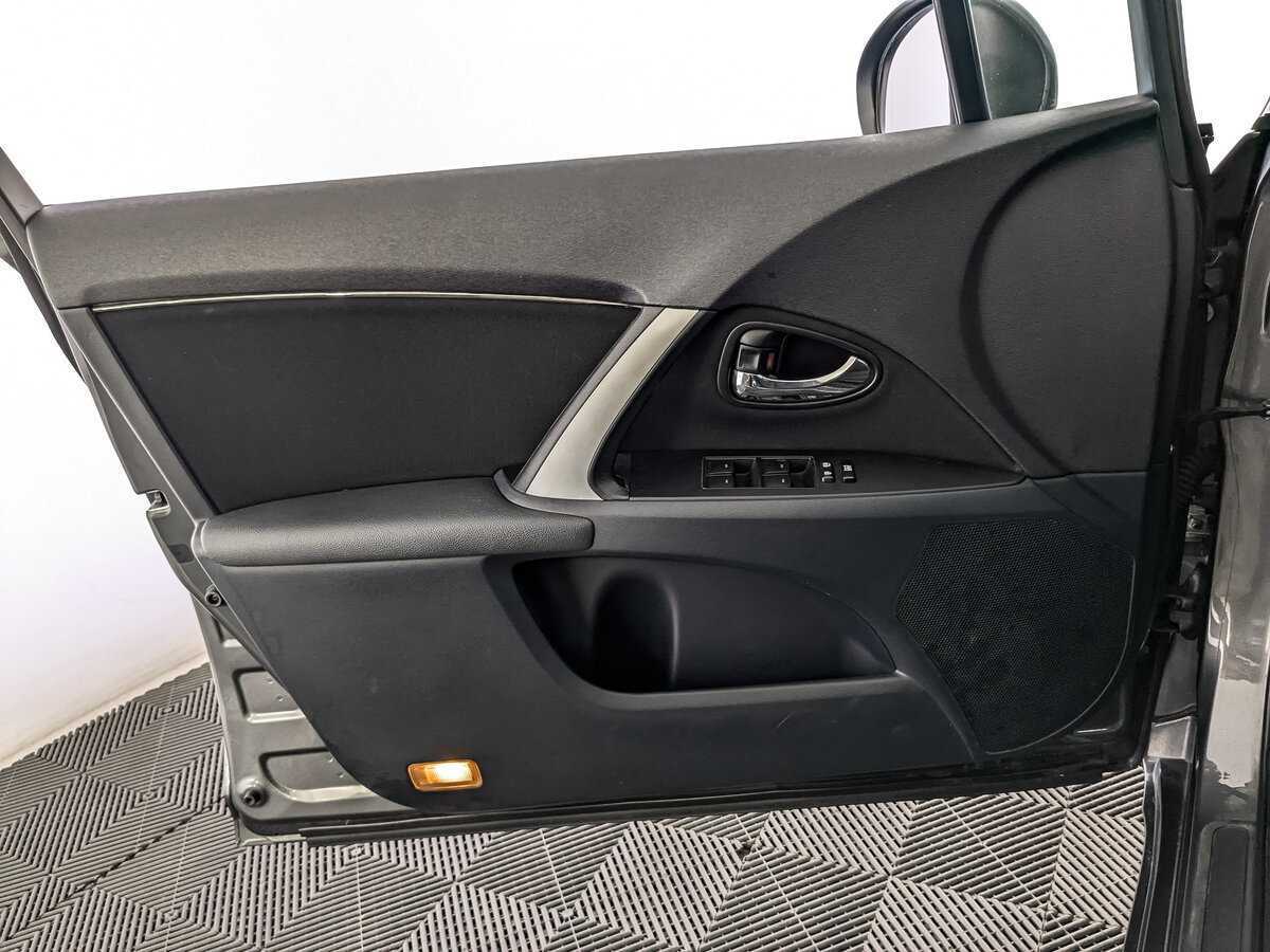 Тойота Авенсис б/у, 2012, Вариатор. Фото: #14