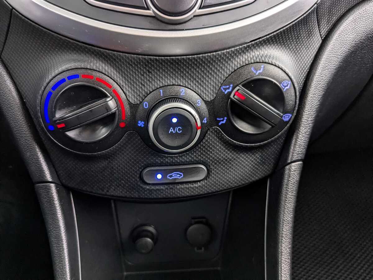 Хендай Солярис б/у, 2014, Механическая. Фото: #16