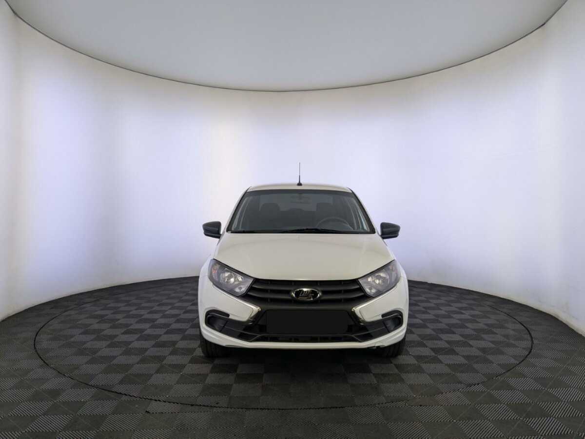 Лада (ВАЗ) Гранта б/у, 2021, Механическая. Фото: #1