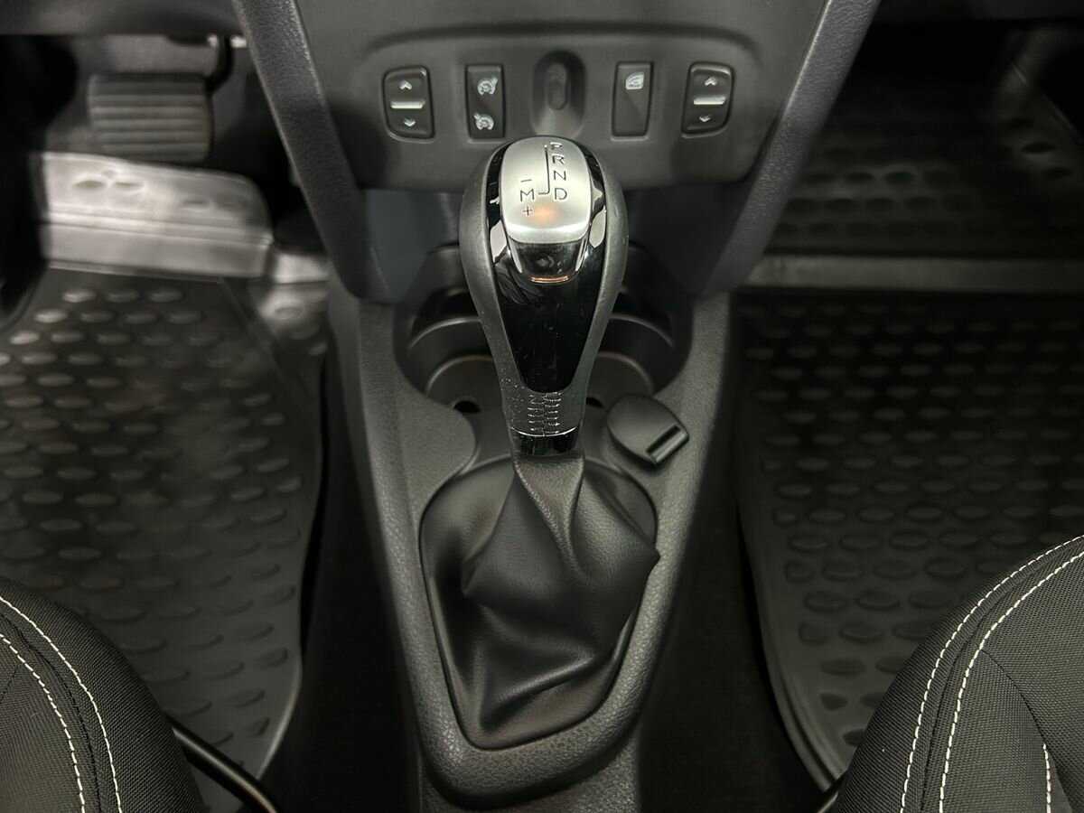 Рено Логан б/у, 2016, Автоматическая. Фото: #12