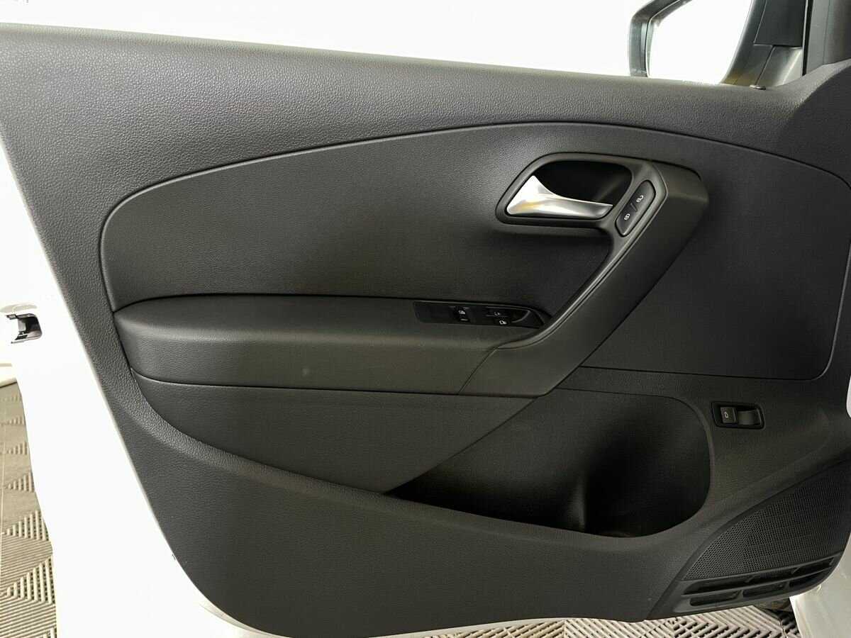 Фольксваген Поло б/у, 2017, Механическая. Фото: #7