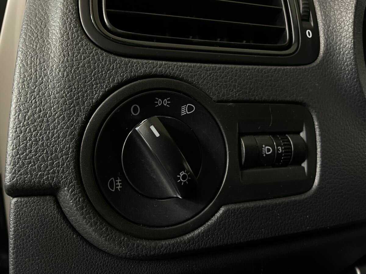 Фольксваген Поло б/у, 2017, Механическая. Фото: #8