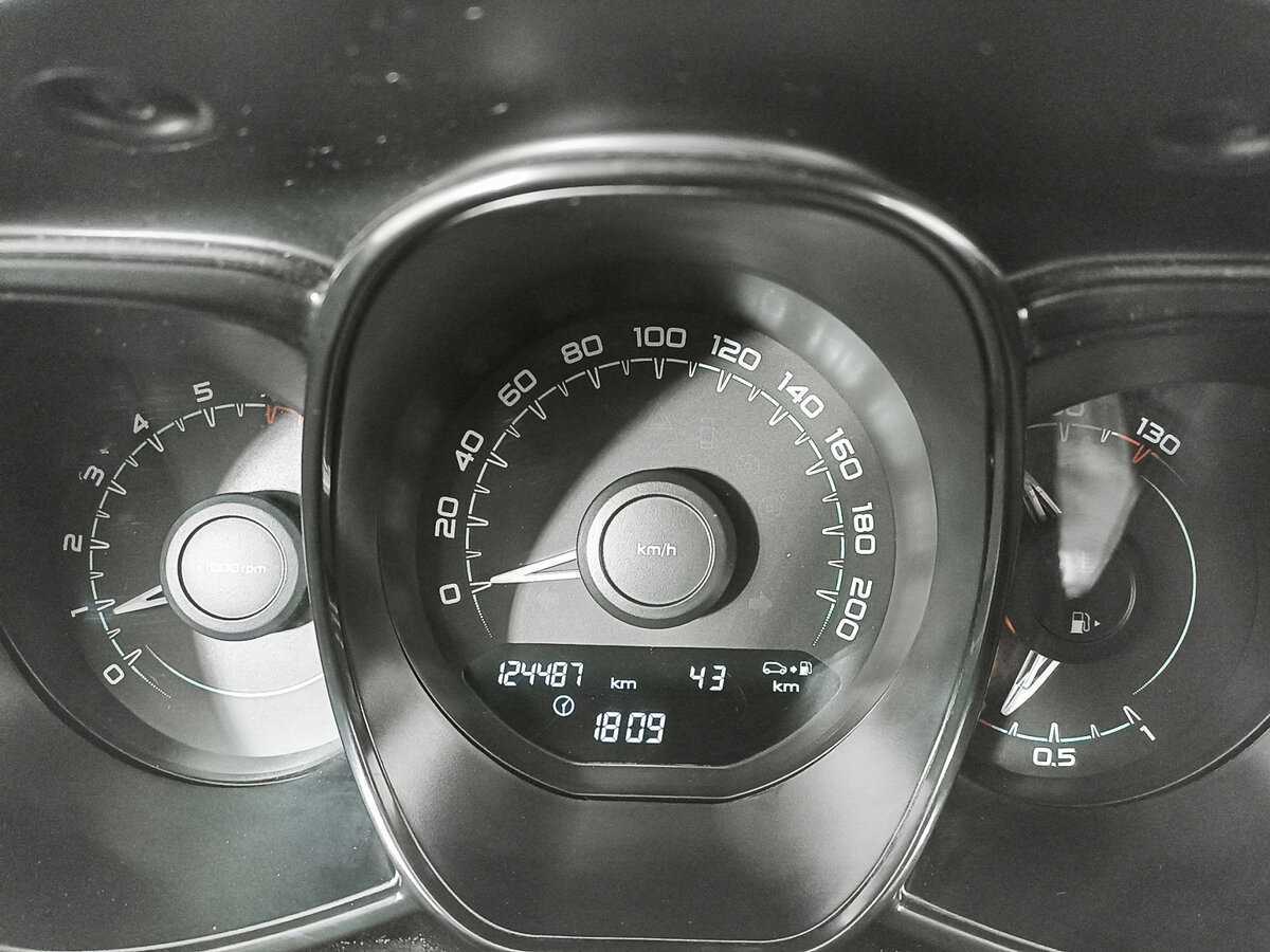 Лада (ВАЗ) Веста б/у, 2017, Механическая. Фото: #10