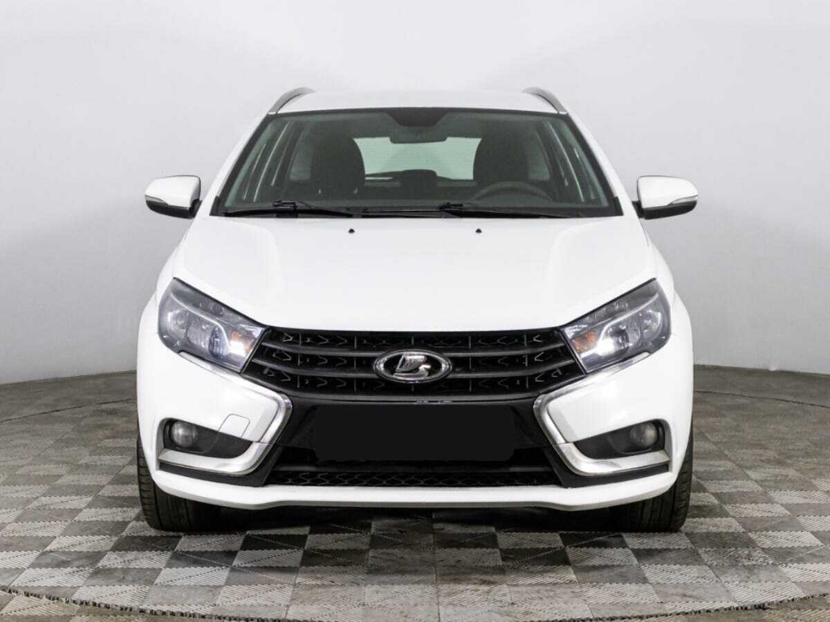 Лада (ВАЗ) Веста б/у, 2017, Механическая. Фото: #1