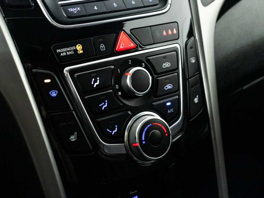 Хендай ай30 б/у, 2013, Механическая. Фото: #14