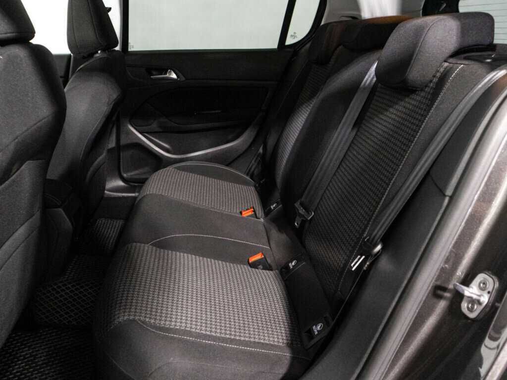 Пежо 308 б/у, 2018, Механическая. Фото: #9