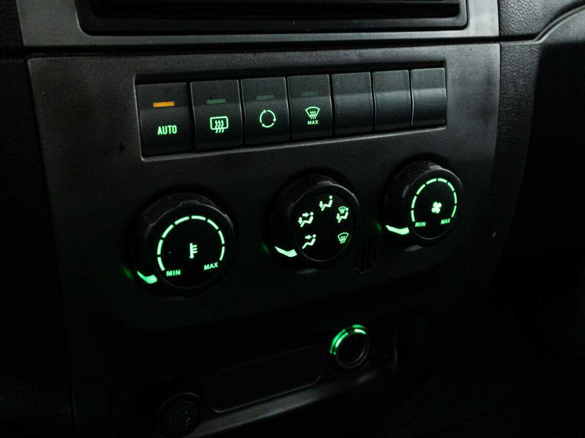 УАЗ Патриот б/у, 2016, Механическая. Фото: #14