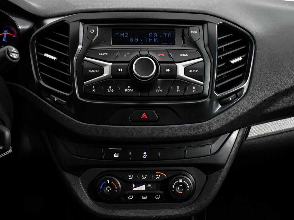 Лада (ВАЗ) Веста б/у, 2019, Механическая. Фото: #12