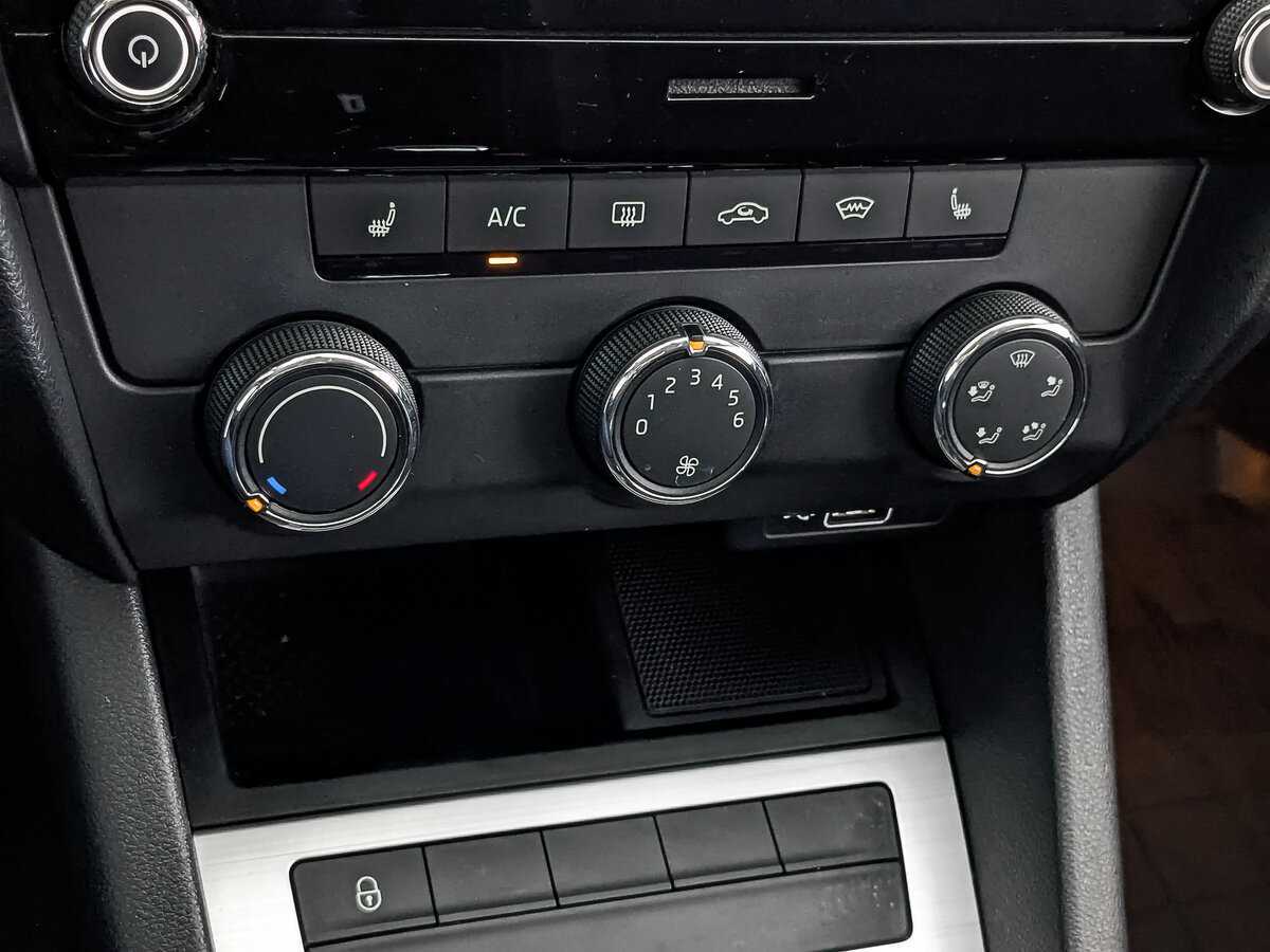 Шкода Октавия б/у, 2018, Роботизированная. Фото: #20