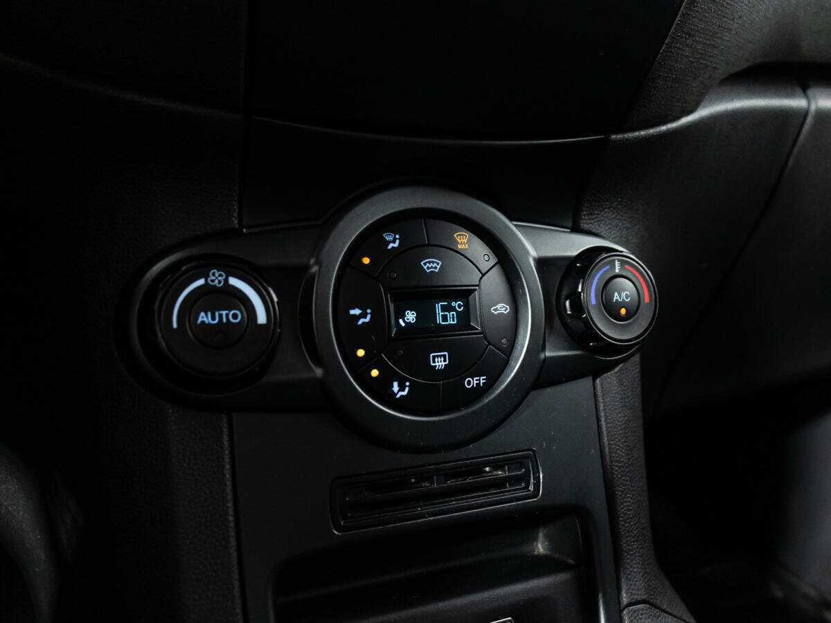 Форд Фиеста б/у, 2016, Роботизированная. Фото: #14