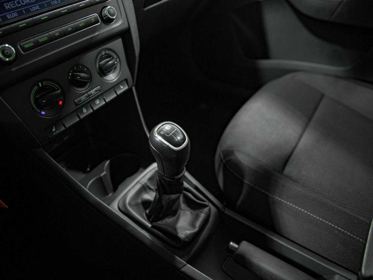 Шкода Рапид б/у, 2015, Механическая. Фото: #9