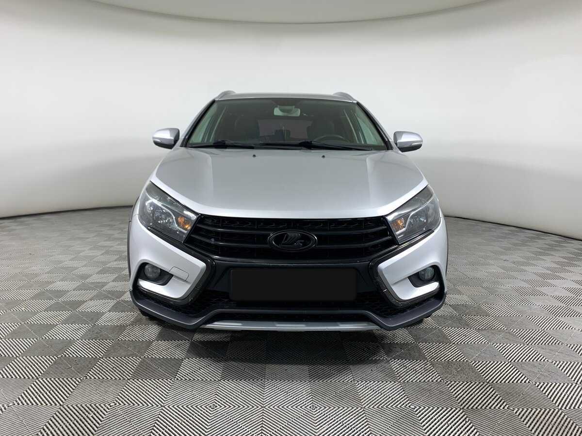 Лада (ВАЗ) Веста б/у, 2017, Механическая. Фото: #1