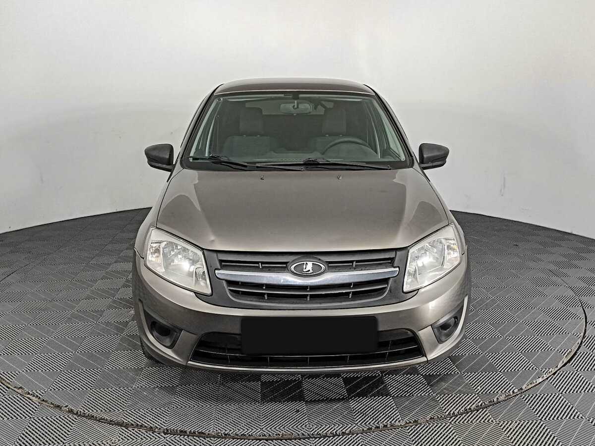 Лада (ВАЗ) Гранта б/у, 2016, Механическая. Фото: #1