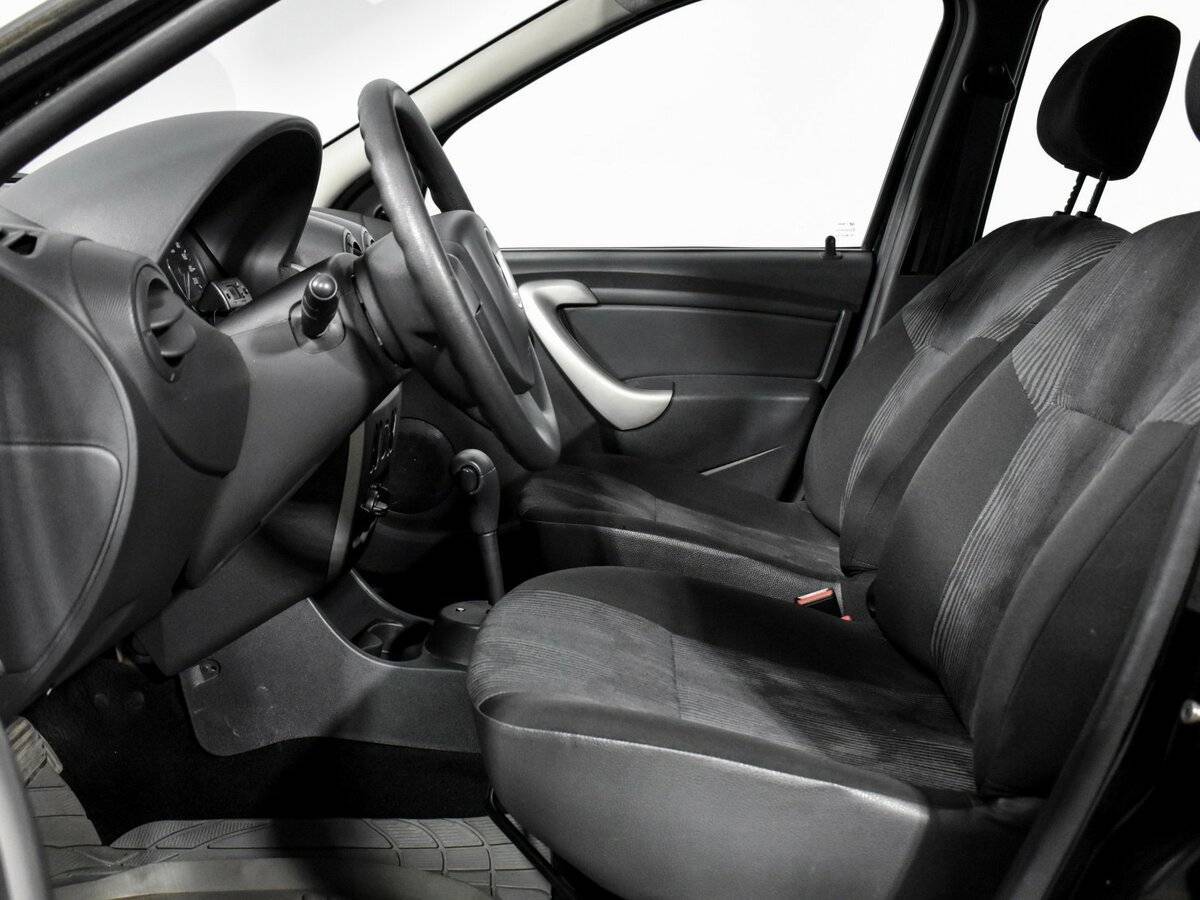 Рено Логан б/у, 2015, Автоматическая. Фото: #9