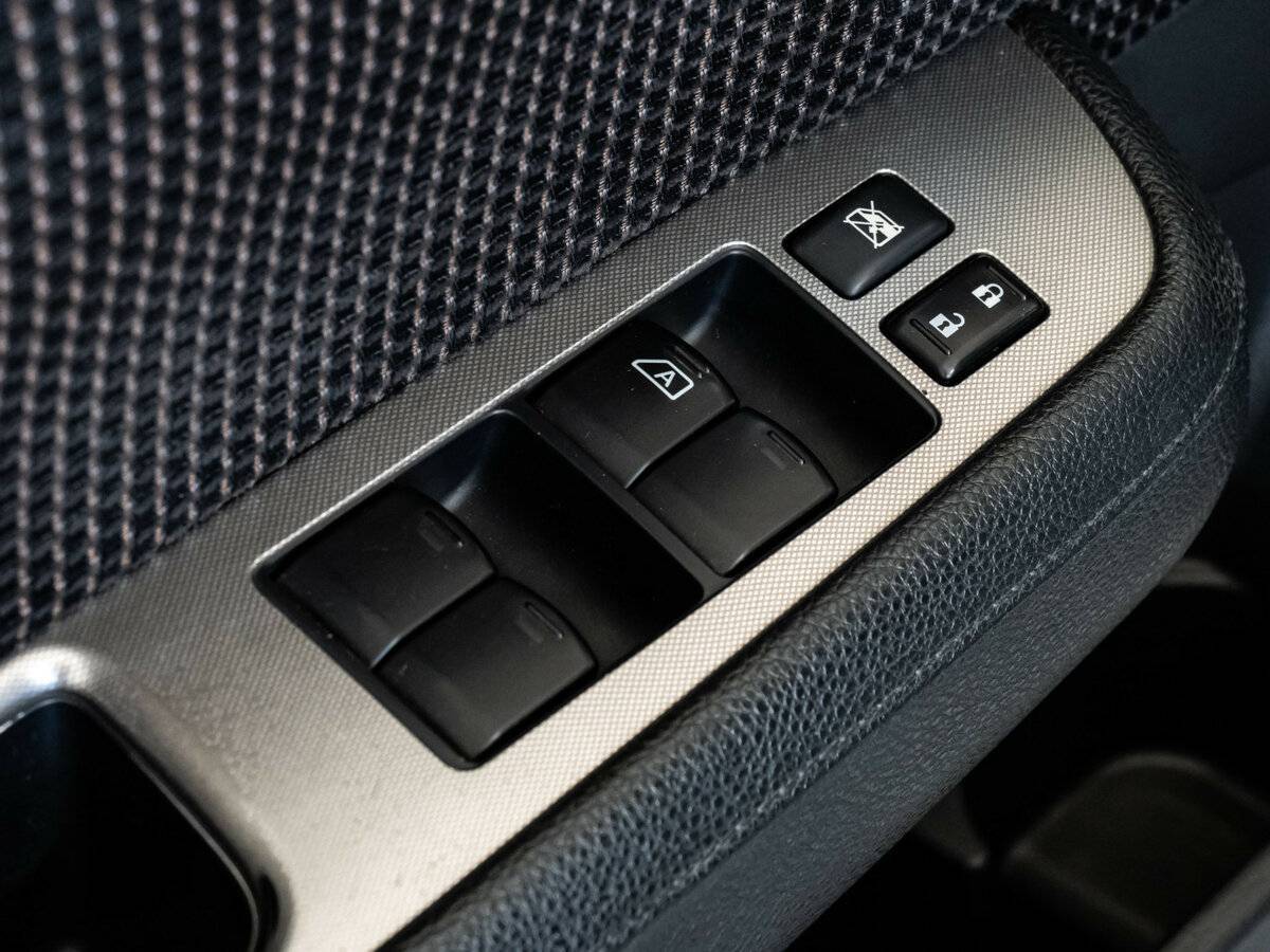 Ниссан Тиида б/у, 2013, Автоматическая. Фото: #11