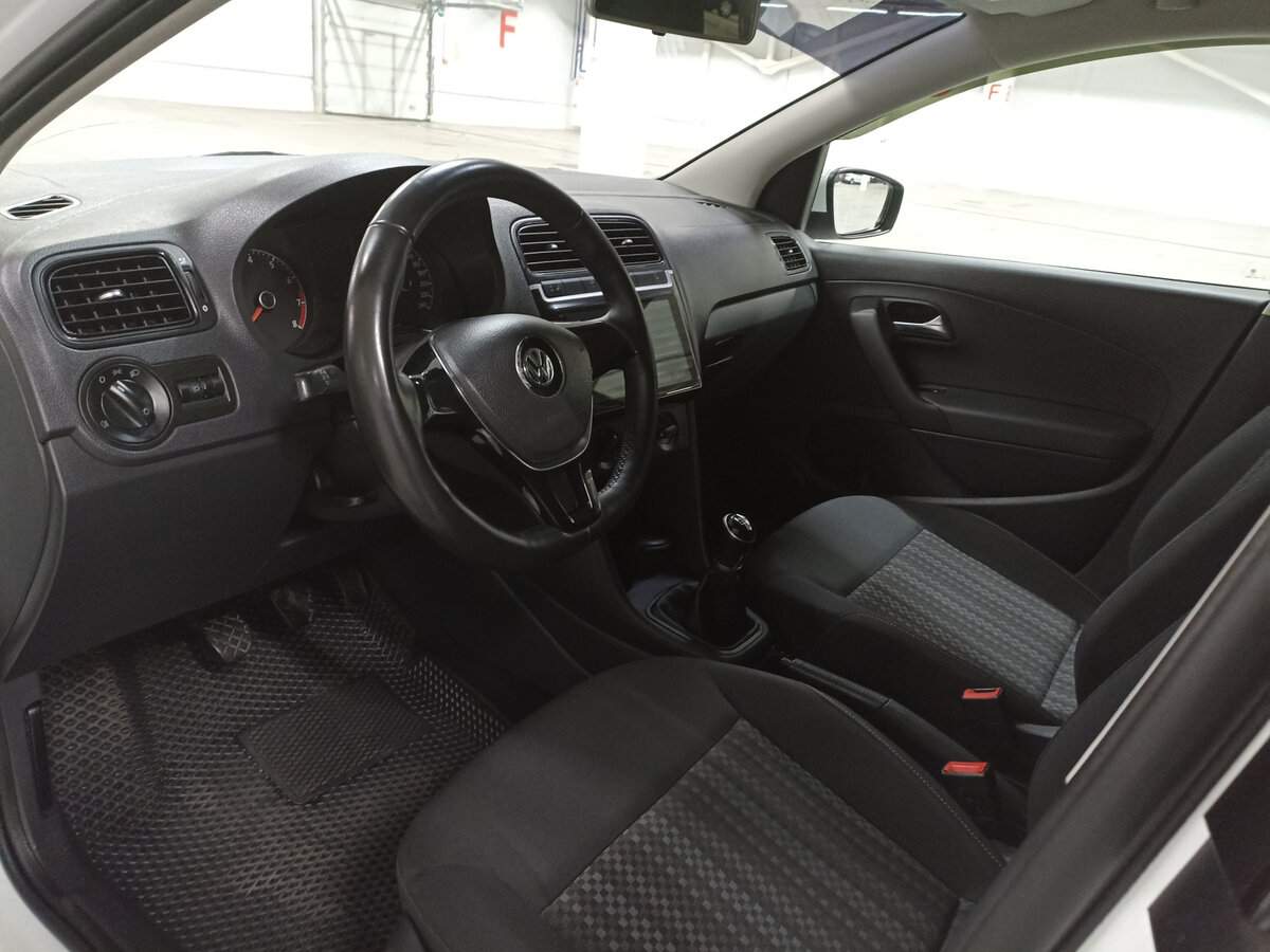 Фольксваген Поло б/у, 2016, Механическая. Фото: #15